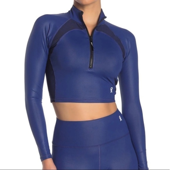 Good American Tops - NWT Good American the power crop top size 4